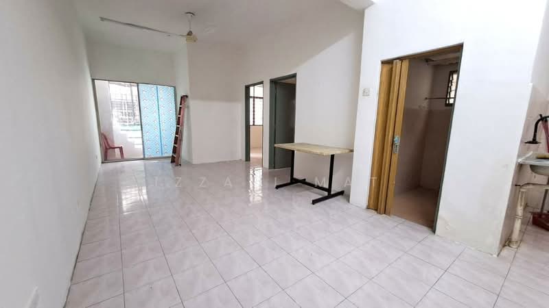 Flat for Sale at Pusat Hentian Kajang - Izzati Mat - Living Room - PropertyGuru.com.my
