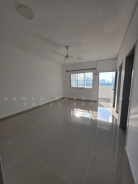 Pangsapuri untuk Disewa di Residensi Kecapi - Ahmad Sharqawwi Abdul Kapor - Living Room - PropertyGuru.com.my