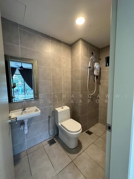 Pangsapuri untuk Disewa di Residensi Kecapi - Ahmad Sharqawwi Abdul Kapor - Bathroom - PropertyGuru.com.my
