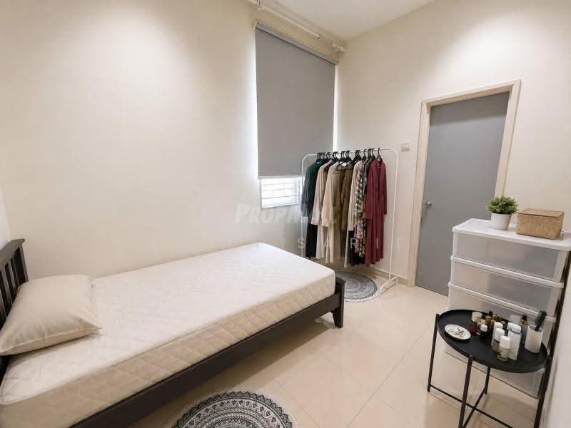 Rumah Kluster untuk Dijual di Bandar Saujana Putra (Tanjong Duabelas) - Reena Sarif - Bedroom - PropertyGuru.com.my