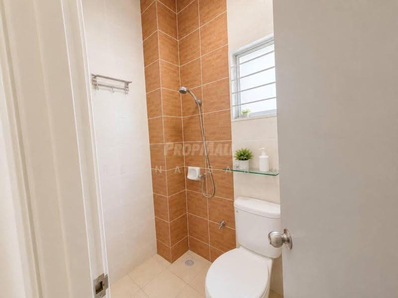 Rumah Kluster untuk Dijual di Bandar Saujana Putra (Tanjong Duabelas) - Reena Sarif - Bathroom - PropertyGuru.com.my