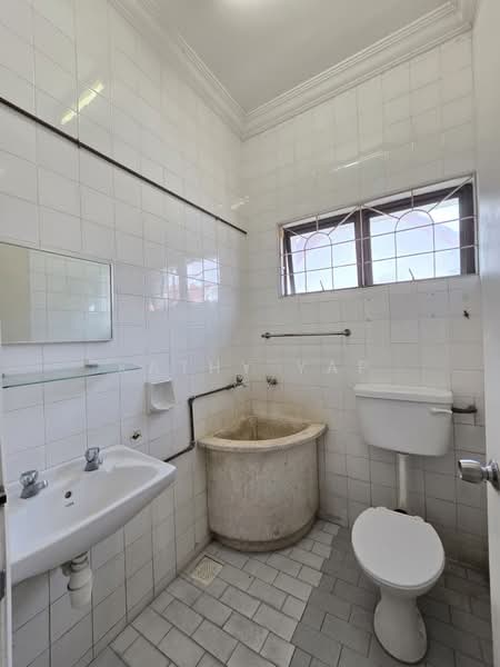 Bungalow House for Rent in Setapak (Kuala Lumpur) - Kathy Yap - Bathroom - PropertyGuru.com.my