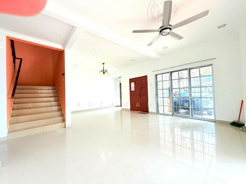 Rumah Berkembar untuk Dijual di Shah Alam (Selangor) - Kamaruzaman Omar - Living Room - PropertyGuru.com.my