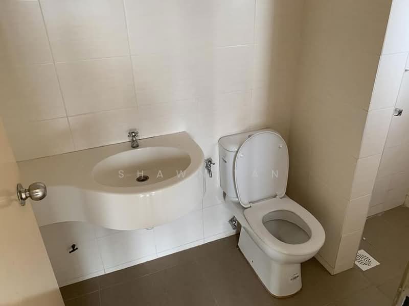 Service Residence for Sale at Platinum Lake PV 21 - Shawn Tan - Bathroom - PropertyGuru.com.my