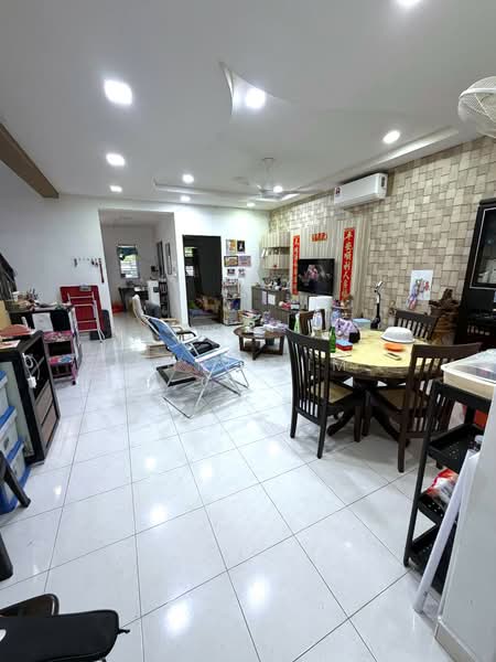 2-storey Terraced House for Sale in Bukit Indah (Iskandar Puteri (Nusajaya)) - Karl Lim - Living Room - PropertyGuru.com.my