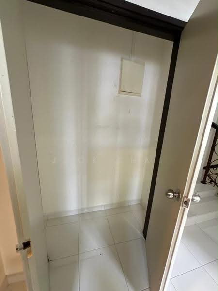 Rumah Teres 2-Tingkat untuk Dijual di Setia Tropika (Johor Bahru) - Jack Chai - Entrance - PropertyGuru.com.my