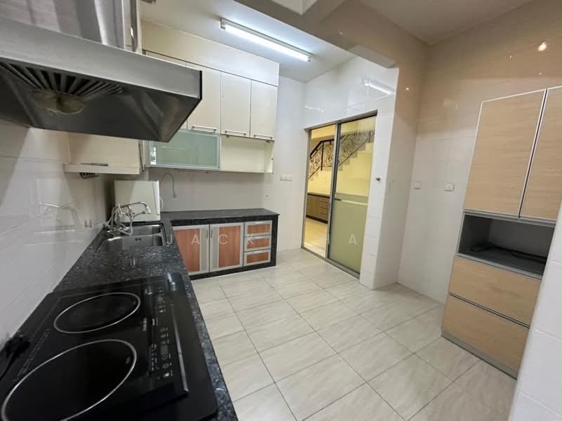 Rumah Teres 2-Tingkat untuk Dijual di Setia Tropika (Johor Bahru) - Jack Chai - Kitchen - PropertyGuru.com.my
