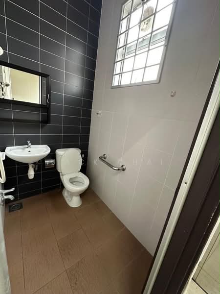 Rumah Teres 2-Tingkat untuk Dijual di Setia Tropika (Johor Bahru) - Jack Chai - Bathroom - PropertyGuru.com.my