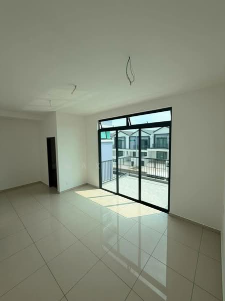 2-storey Terraced House for Sale in Taman Mount Austin (Tebrau) - Max Loh - Living Room - PropertyGuru.com.my