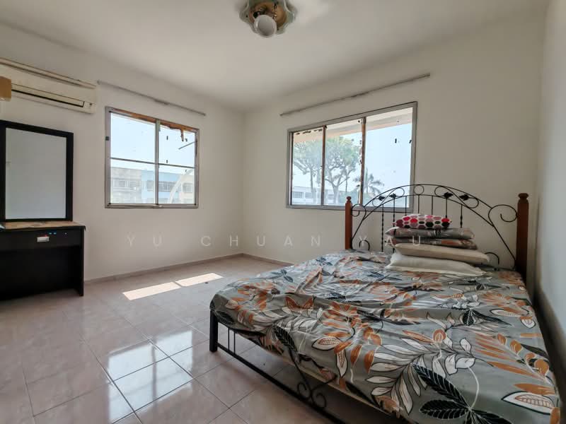 Pangsapuri untuk Dijual di Hilir Kota 1 Apartment - Yu Chuan Yau - Bedroom - PropertyGuru.com.my
