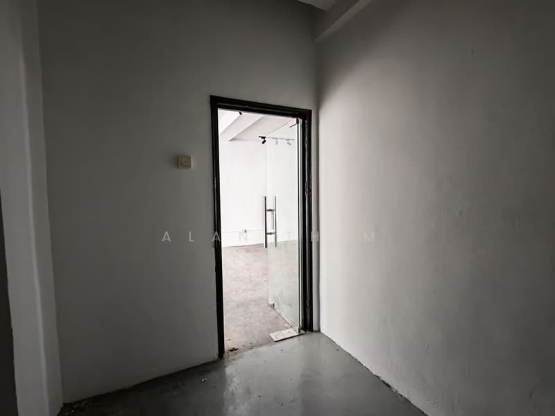 Shop / Office for Rent in Bandar Baru Permas Jaya (Permas Jaya) - Alan Tham - Interior - PropertyGuru.com.my