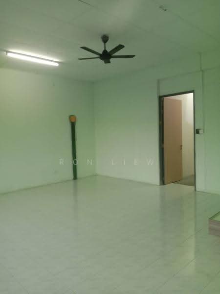 Office for Rent in Pusat Perdagangan Seri Kembangan (Seri Kembangan) - Ron Liew - Interior - PropertyGuru.com.my