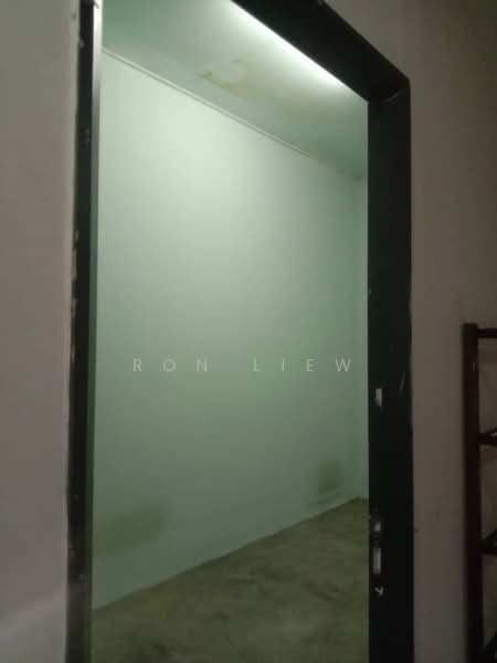 Office for Rent in Pusat Perdagangan Seri Kembangan (Seri Kembangan) - Ron Liew - Interior - PropertyGuru.com.my