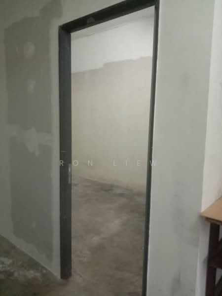 Office for Rent in Pusat Perdagangan Seri Kembangan (Seri Kembangan) - Ron Liew - Interior - PropertyGuru.com.my