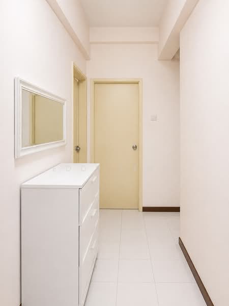 Kondominium untuk Dijual di Tanjung Samudera Condominium - Eddy Leow - Corridor - PropertyGuru.com.my