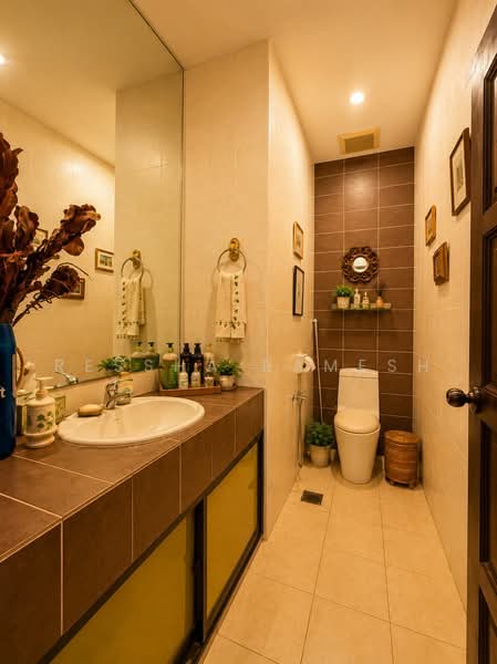 Rumah Berkembar untuk Dijual di Batu Ferringhi (Penang) - Ressha Ramesh - Bathroom - PropertyGuru.com.my