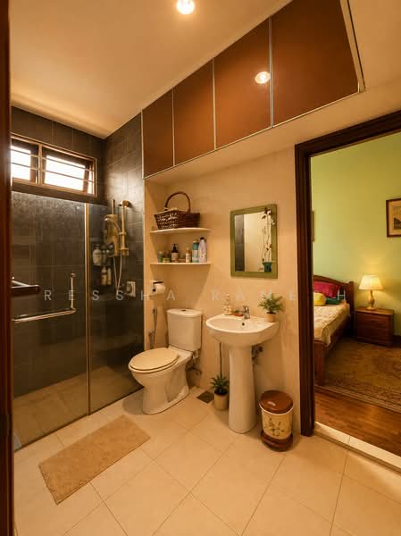 Rumah Berkembar untuk Dijual di Batu Ferringhi (Penang) - Ressha Ramesh - Bathroom - PropertyGuru.com.my