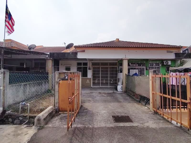 Terraced House for Sale in Bandar Saujana Putra (Tanjong Duabelas) - Mahafiz . - Exterior - PropertyGuru.com.my