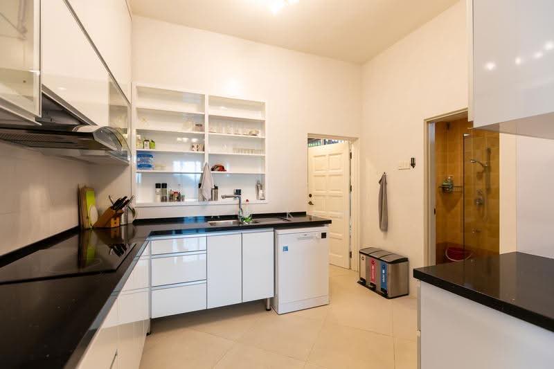 Bungalow House untuk Dijual di Batu Ferringhi (Penang) - Sam Kam - Kitchen - PropertyGuru.com.my