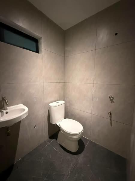 Rumah Flat untuk Disewa di Flat Taman Ungku Tun Aminah - Alvin Lim - Bathroom - PropertyGuru.com.my
