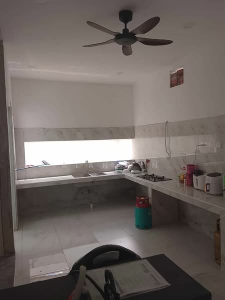 Rumah Berkembar untuk Dijual di Setia Tropika (Johor Bahru) - Alan Lin - Kitchen - PropertyGuru.com.my