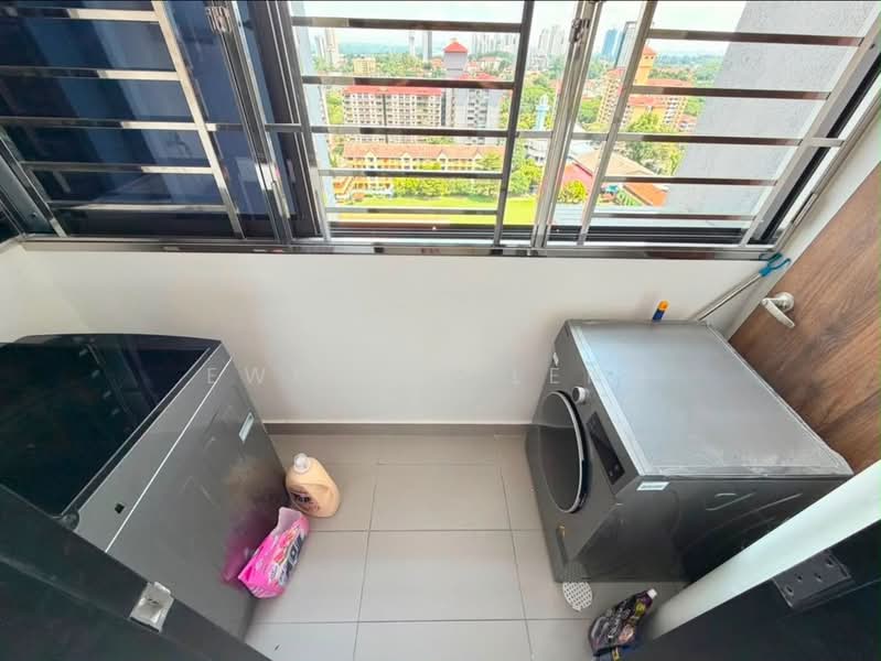 Kediaman Servis untuk Dijual di Veranda Residence - Ewe Bee Leng - Balcony - PropertyGuru.com.my