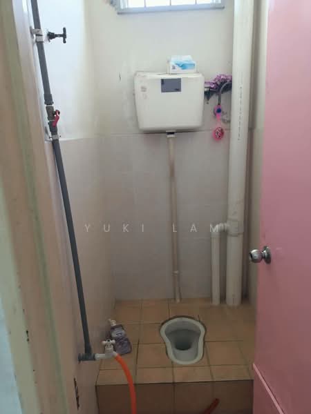 Shop / Office for Rent in Rawang (Selangor) - David Low - Bathroom - PropertyGuru.com.my