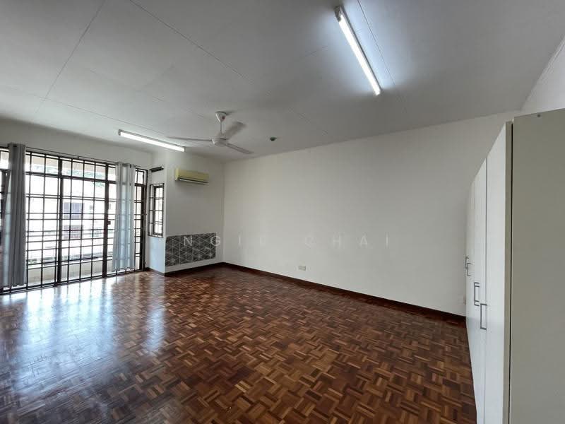 Townhouse for Sale in Sunway Damansara (Kota Damansara) - Angie Chai - Living Room - PropertyGuru.com.my