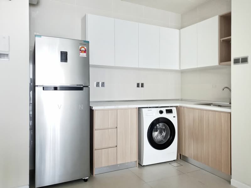 Service Residence for Sale at The Era @ Duta North - Vincent Yeoh - Kitchen - PropertyGuru.com.my