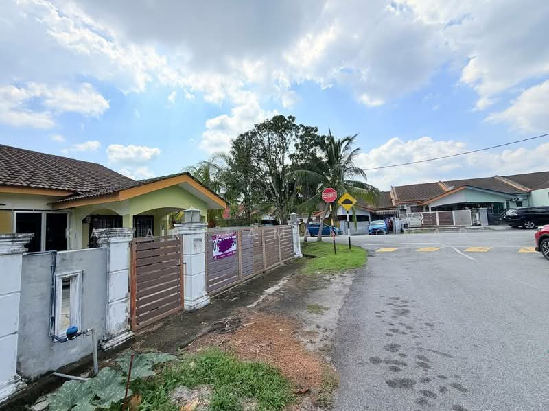 Rumah Teres 1-Tingkat untuk Dijual di Rawang (Selangor) - Kamaruzaman Omar - Exterior - PropertyGuru.com.my