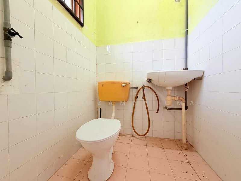 Rumah Teres 1-Tingkat untuk Dijual di Rawang (Selangor) - Kamaruzaman Omar - Bathroom - PropertyGuru.com.my