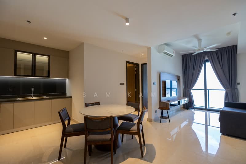 Kediaman Servis untuk Dijual di Marriott Residence @ Gurney - Sam Kam - Living Room - PropertyGuru.com.my