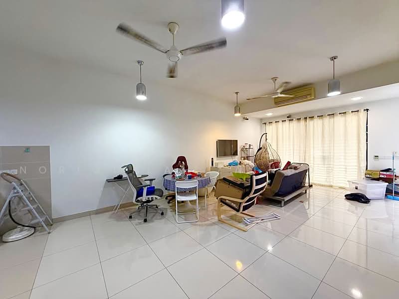 Rumah Teres untuk Dijual di Elmina (Shah Alam) - NORFADILAH ZAINUDDIN - Living Room - PropertyGuru.com.my