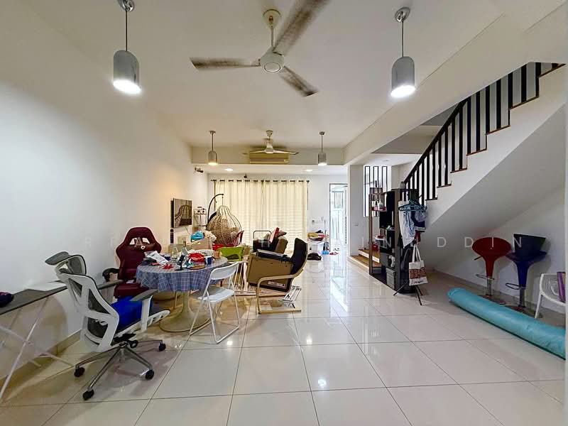 Rumah Teres untuk Dijual di Elmina (Shah Alam) - NORFADILAH ZAINUDDIN - Living Room - PropertyGuru.com.my