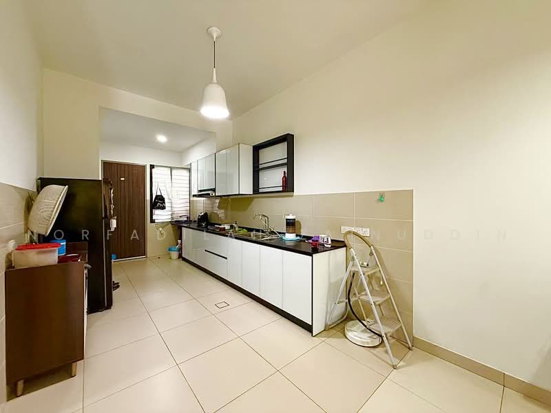 Rumah Teres untuk Dijual di Elmina (Shah Alam) - NORFADILAH ZAINUDDIN - Kitchen - PropertyGuru.com.my
