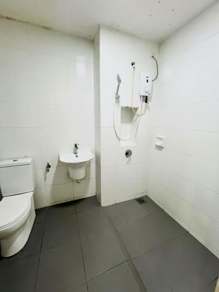 Rumah Teres untuk Disewa di Johor Bahru (Johor) - Heng . - Bathroom - PropertyGuru.com.my