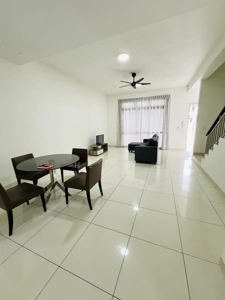 Rumah Teres untuk Disewa di Johor Bahru (Johor) - Heng . - Living Room - PropertyGuru.com.my