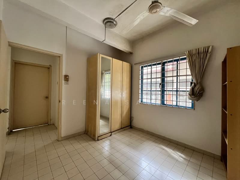 Bungalow House for Sale in Damansara Heights (Kuala Lumpur) - Reena Sarif - Bedroom - PropertyGuru.com.my