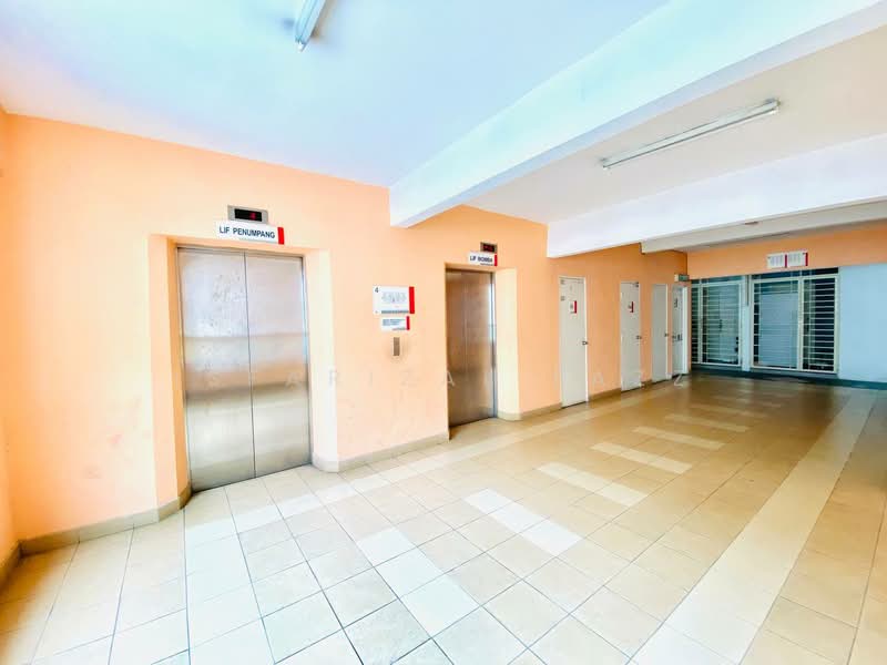 Condominium for Sale at Banjaria Court - Isfarizal fazz - Corridor - PropertyGuru.com.my
