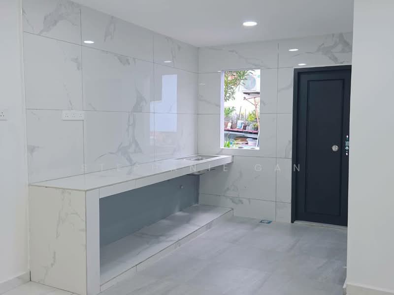 1-storey Terraced House for Sale in Taman Puteri Wangsa (Ulu Tiram) - Stephanie Gan - Kitchen - PropertyGuru.com.my