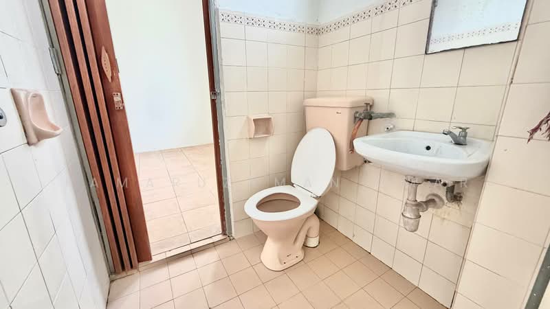 Rumah Teres 2-Tingkat untuk Dijual di Subang Jaya (Selangor) - Kamaruzaman Omar - Bathroom - PropertyGuru.com.my