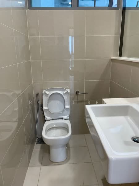 Kediaman Servis untuk Disewa di Southern Marina Residences - Rachel See - Bathroom - PropertyGuru.com.my