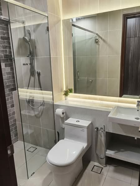 Condominium for Rent at Queens Residences Q2 @ Queens Waterfront - James Tan - Bathroom - PropertyGuru.com.my