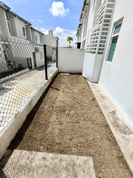 Rumah Teres 2-Tingkat untuk Dijual di Dengkil (Selangor) - Sue Arifin - Exterior - PropertyGuru.com.my