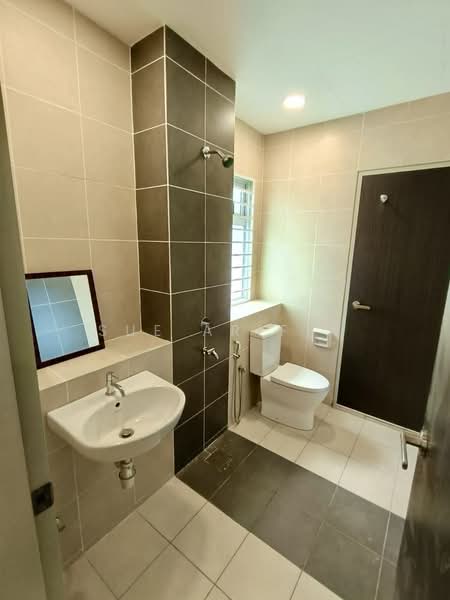 Rumah Teres 2-Tingkat untuk Dijual di Dengkil (Selangor) - Sue Arifin - Bathroom - PropertyGuru.com.my
