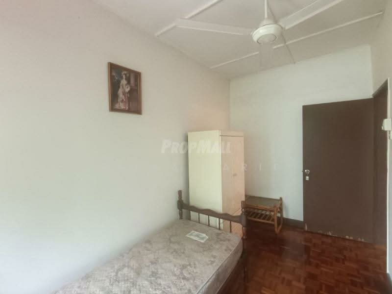 Rumah Teres 2-Tingkat untuk Dijual di SS19 (Subang Jaya) - Reena Sarif - Bedroom - PropertyGuru.com.my