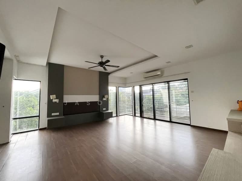 3-storey Terraced House for Sale in Lake Fields (Sungai Besi) - Jason Vong - Master bedroom - view ii - PropertyGuru.com.my