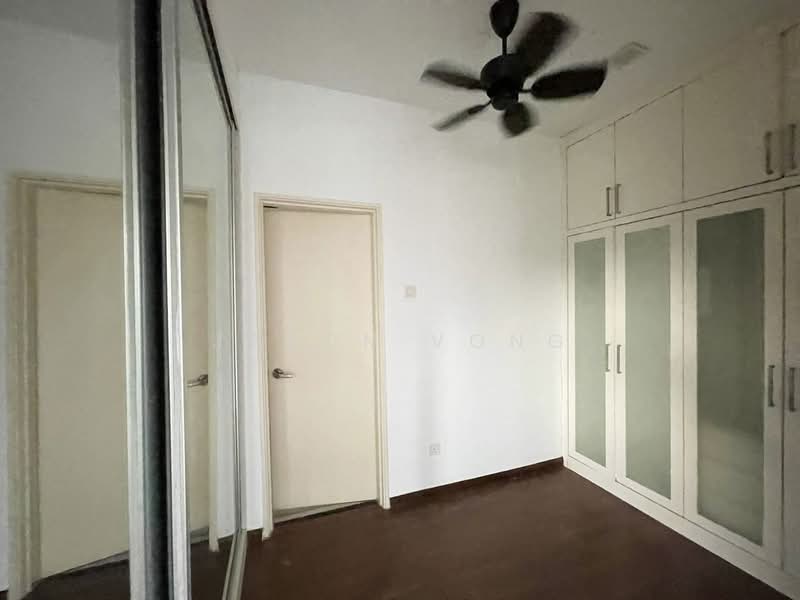3-storey Terraced House for Sale in Lake Fields (Sungai Besi) - Jason Vong - Bedroom - PropertyGuru.com.my