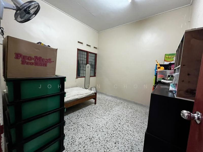 Rumah Teres 1-Tingkat untuk Disewa di Taman Senai Jaya (Senai) - Johnson Chong - Bedroom - PropertyGuru.com.my