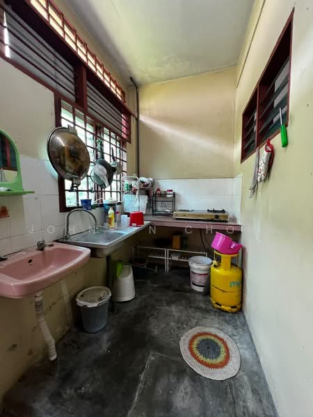 Rumah Teres 1-Tingkat untuk Disewa di Taman Senai Jaya (Senai) - Johnson Chong - Kitchen - PropertyGuru.com.my
